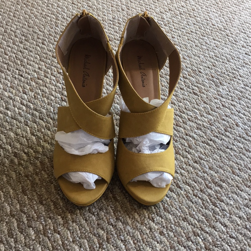 Mustard color heels